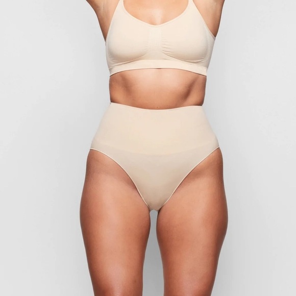 SKIMS L/XL core control sculpting brief strong support Clay Brown NWOT - Picture 4 of 5